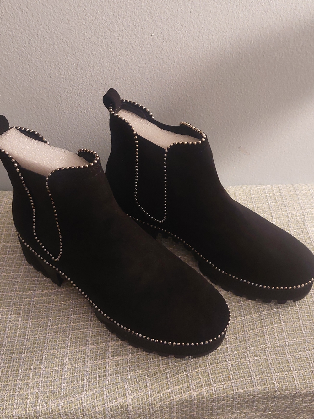 Women's Black Stud-Trim Chelsea Booties